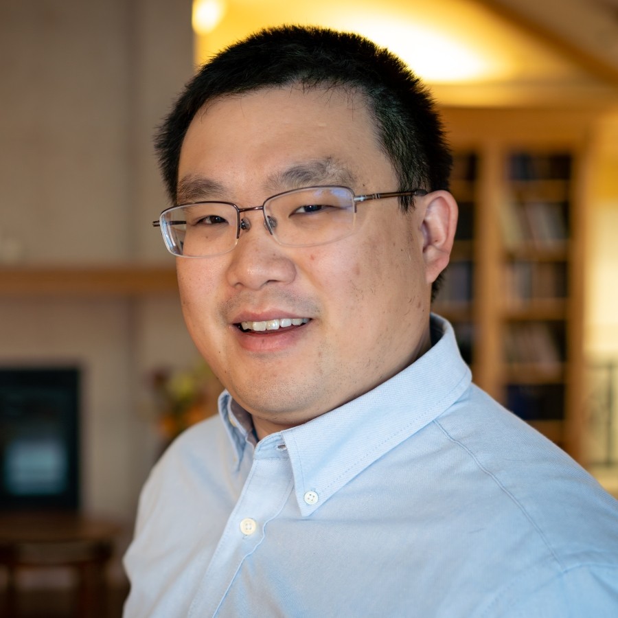 Headshot of Alexander Foo